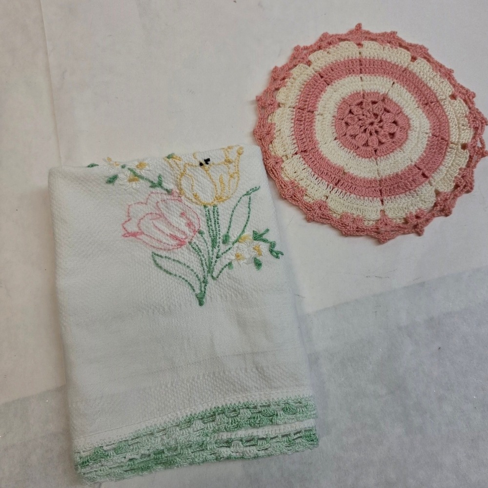 Vintage Cannon Tea Towel Dish White Embroidered Floral Crochet‎ Trim, GUC